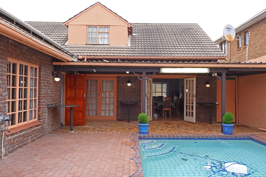 4 Bedroom Property for Sale in Retreat Western Cape